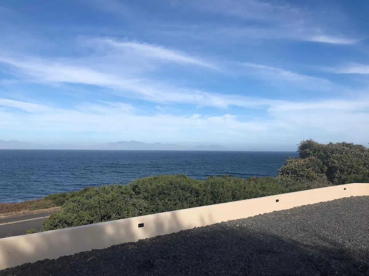 The Tides Bed & Breakfast Simonʼs Town