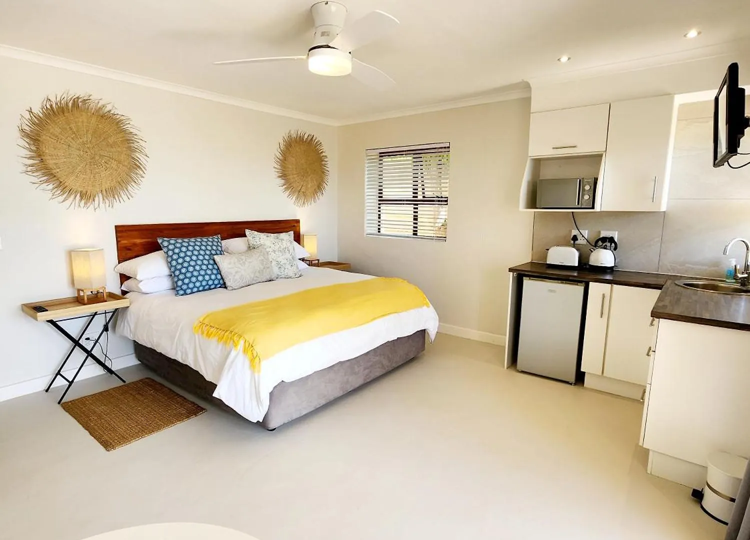The Tides Bed & Breakfast Simonʼs Town